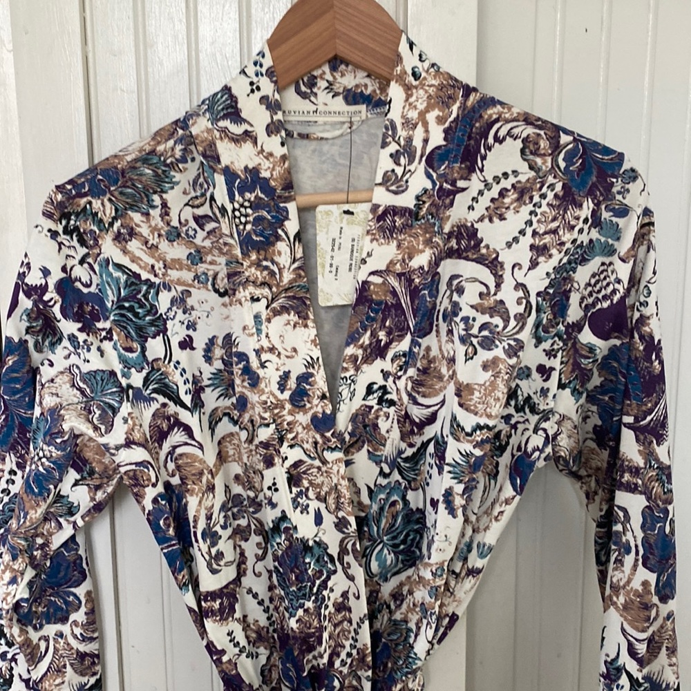 Peruvian Connection “Baroque Robe”.  Small.  Pima Cotton, 100%.   Attached Tie.